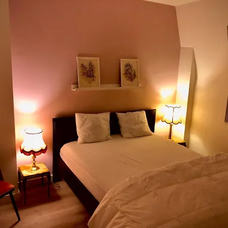 Le Saint Laurent Apartment