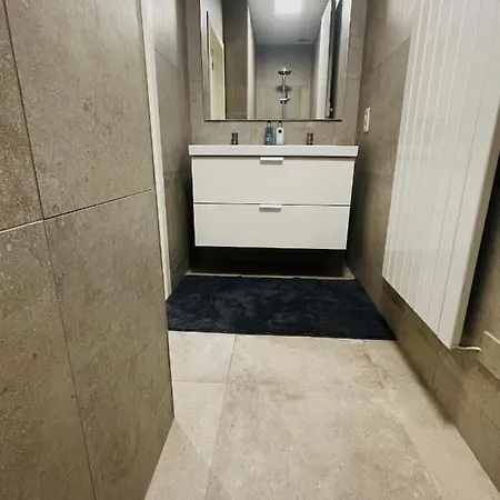 Le Saint Laurent Apartment